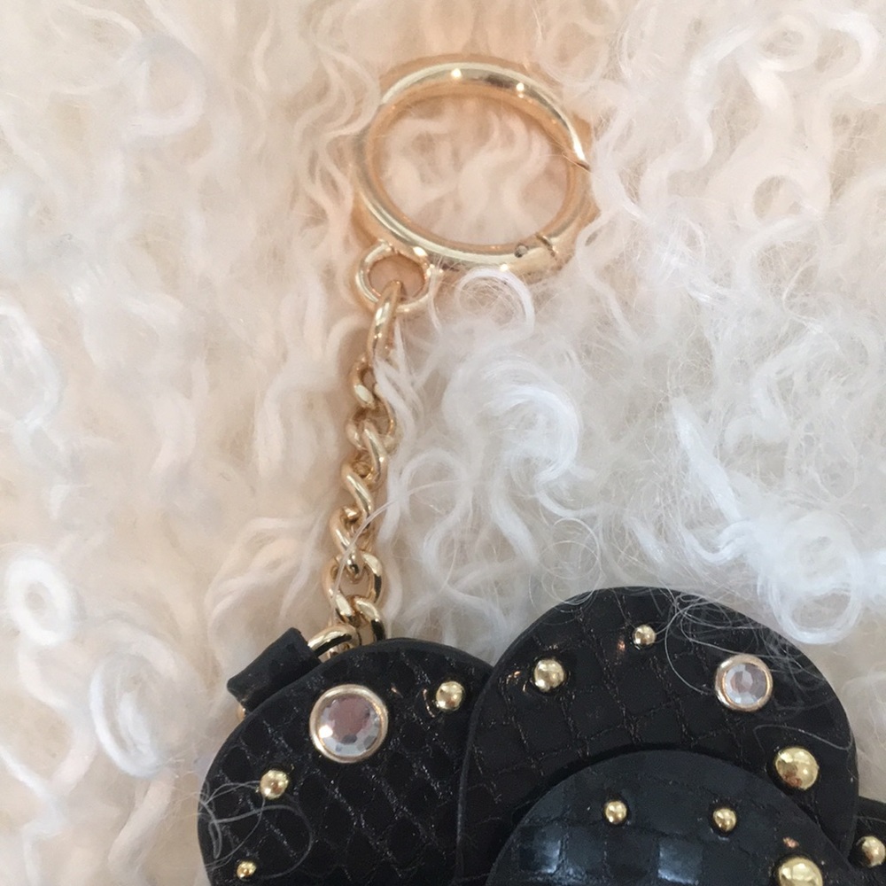 🌲1 LEFT🌲 Michael Kors Rose Key Charm, Embossed - Picture 3 of 4